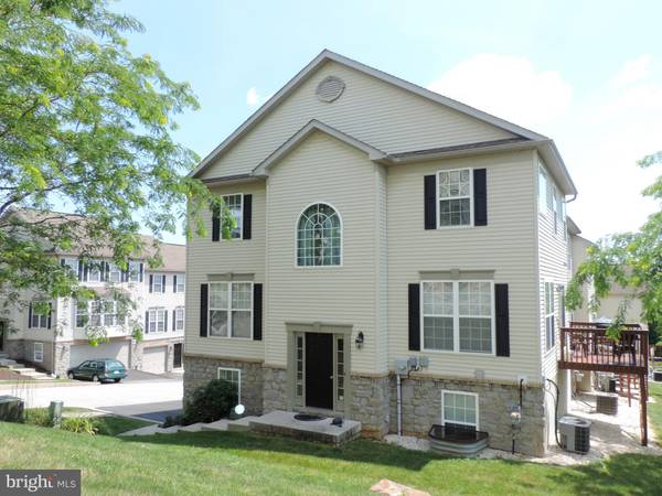 2714 FOXSHIRE DR, York, PA 17402