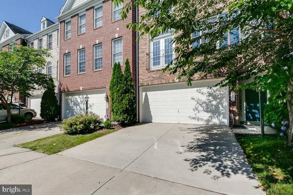 9404 LAKELAND FELLS LN, Lorton, VA 22079