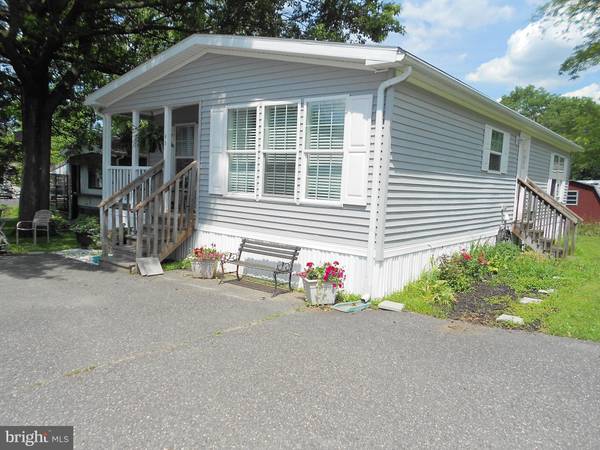 63 CENTER HILL DR, Quakertown, PA 18951