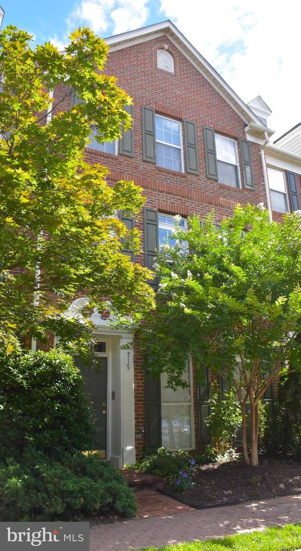 715 SCARBURGH WAY, Alexandria, VA 22314