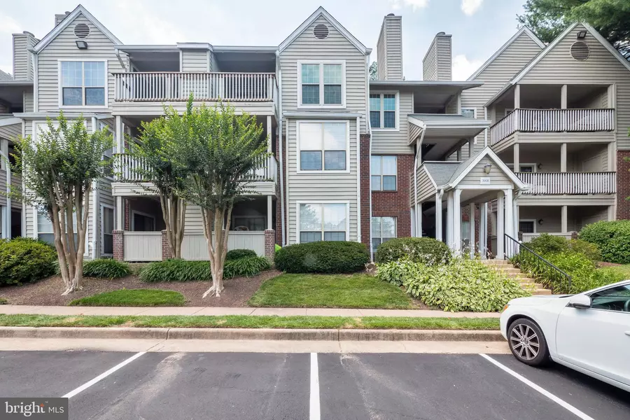 3908 PENDERVIEW DR #636, Fairfax, VA 22033