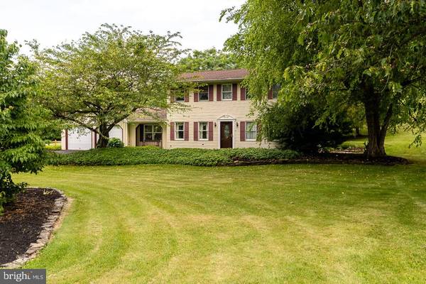 7230 WHISPERING LN, Slatington, PA 18080