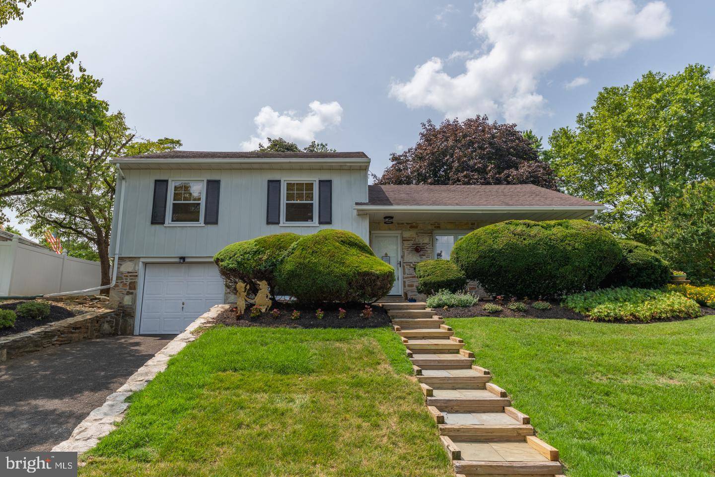 310 FELIX RD, Huntingdon Valley, PA 19006