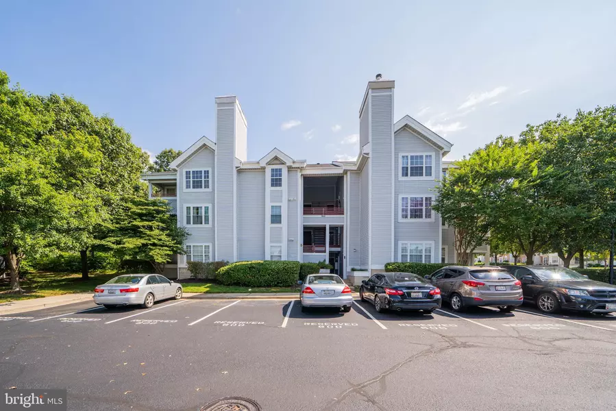 600 MOONGLOW RD #303, Odenton, MD 21113