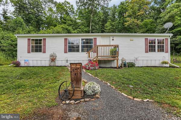 70 CHESTNUT LN, Honey Grove, PA 17035