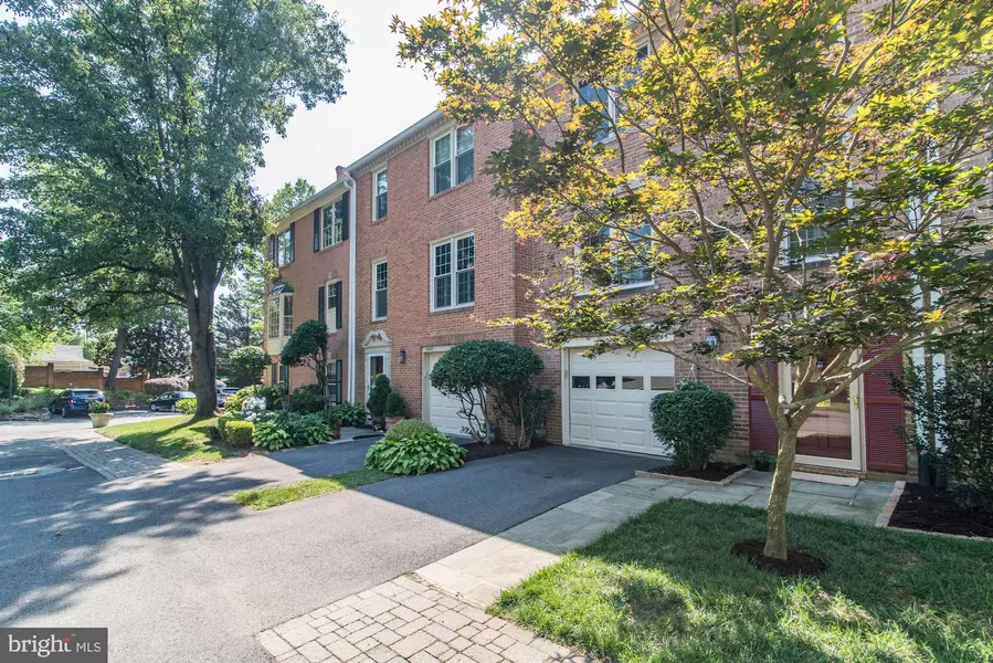 5635 LEE HWY, Arlington, VA 22207