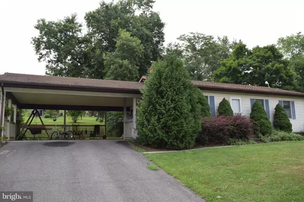 674 HARRISON AVENUE, Berkeley Springs, WV 25411