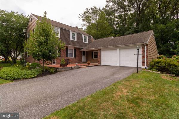 2419 GREENDALE RD, Wilmington, DE 19810