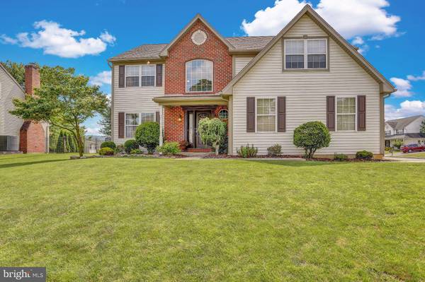 33 BROOKFIELD DR, Fleetwood, PA 19522