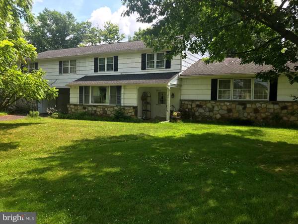 1021 WALNUT LN, Lansdale, PA 19446