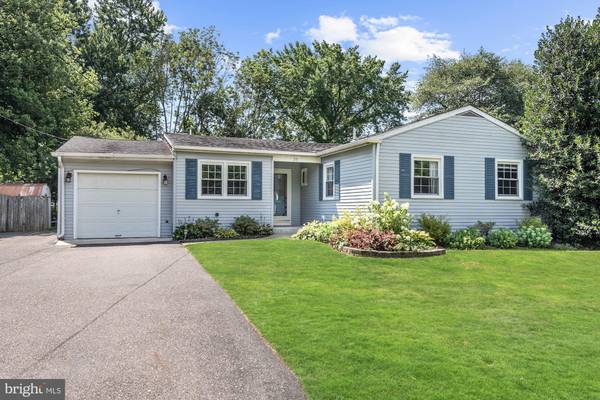 28 CRIDER AVE, Moorestown, NJ 08057