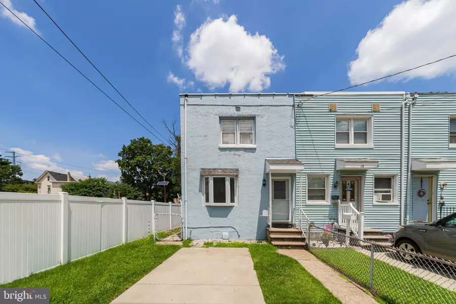 13 E OLIVE ST, Westville, NJ 08093