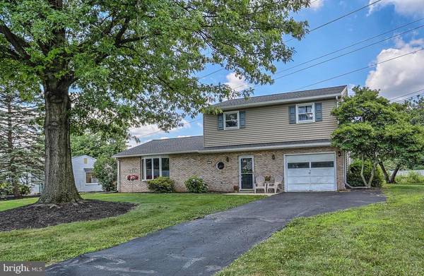 2 SAN JUAN DR, Mechanicsburg, PA 17055