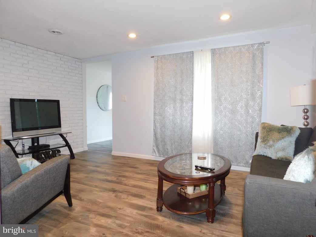 Bensalem, PA 19020,5928 WASHINGTON LN