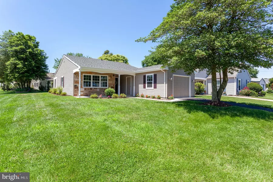 30 SHERWOOD PL, Southampton, NJ 08088