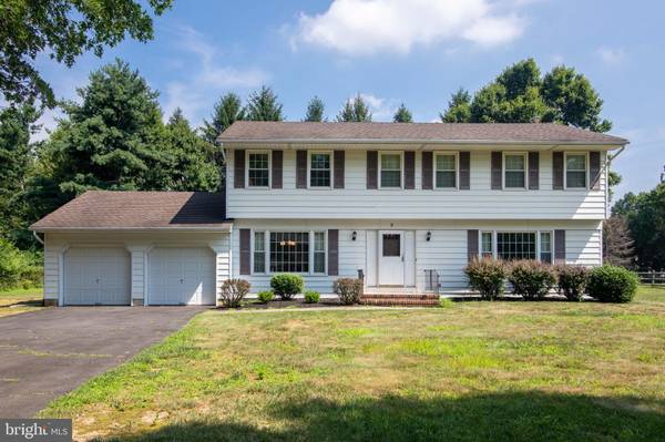 5 MANOR RIDGE DR, Princeton Junction, NJ 08550