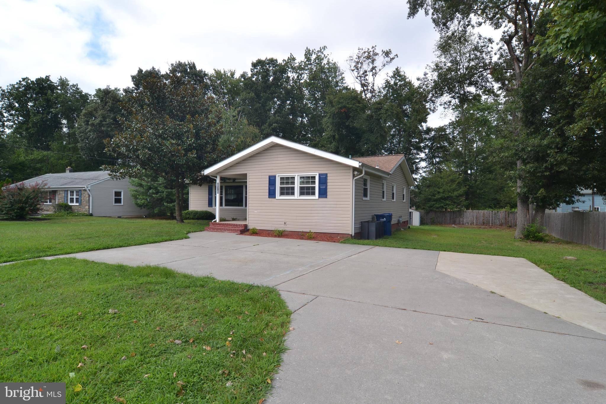 Somerdale, NJ 08083,876 W SOMERDALE RD