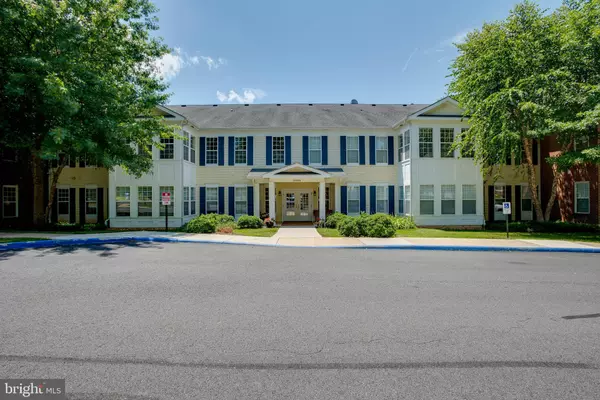 Warrenton, VA 20187,6696 CLUB HOUSE LN #112