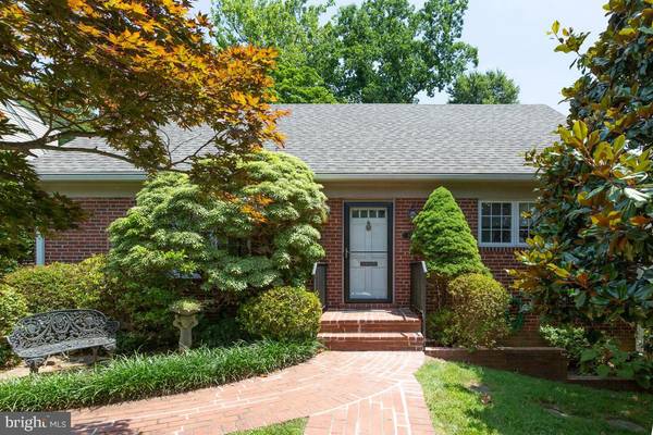 8803 WALNUT HILL RD, Chevy Chase, MD 20815