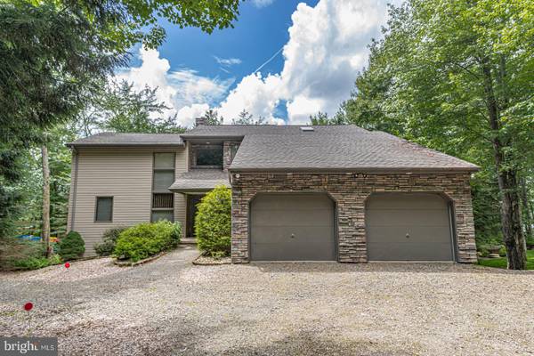 15 LAKEVIEW TIMBERS DR, Gouldsboro, PA 18424