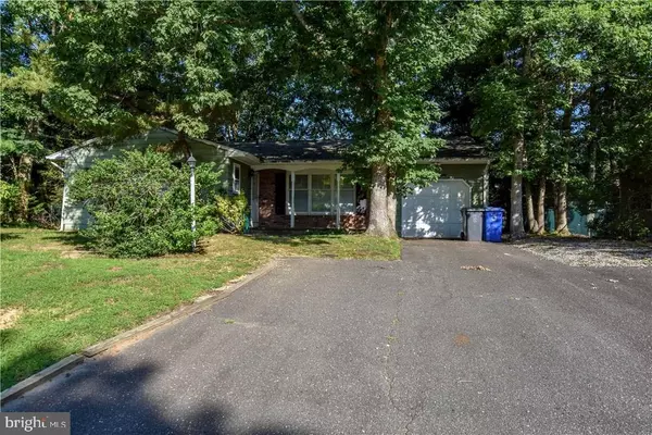 88 CAPSTAN AVE, Manahawkin, NJ 08050