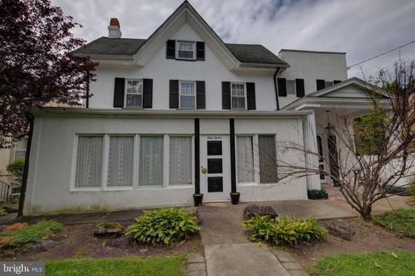 Norristown, PA 19401,912 E FORNANCE ST