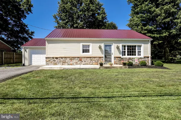 238 S 2ND ST, Bainbridge, PA 17502