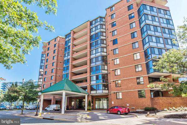 1001 N RANDOLPH ST #910, Arlington, VA 22201