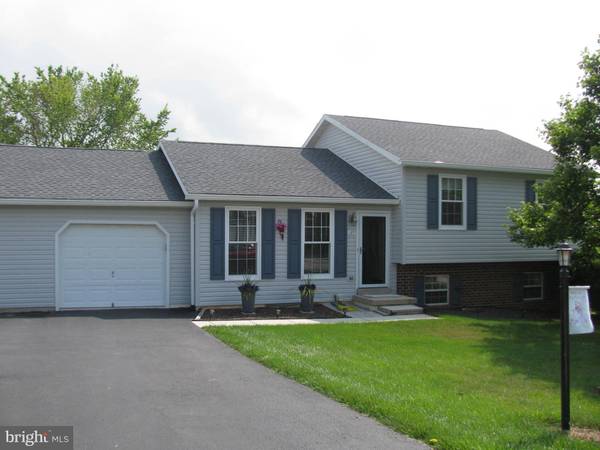 127 E SCARBOROUGH FARE, Stewartstown, PA 17363