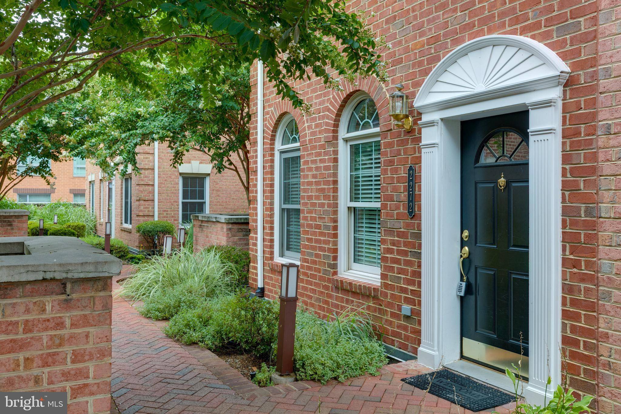 Arlington, VA 22206,2272 S GARFIELD ST