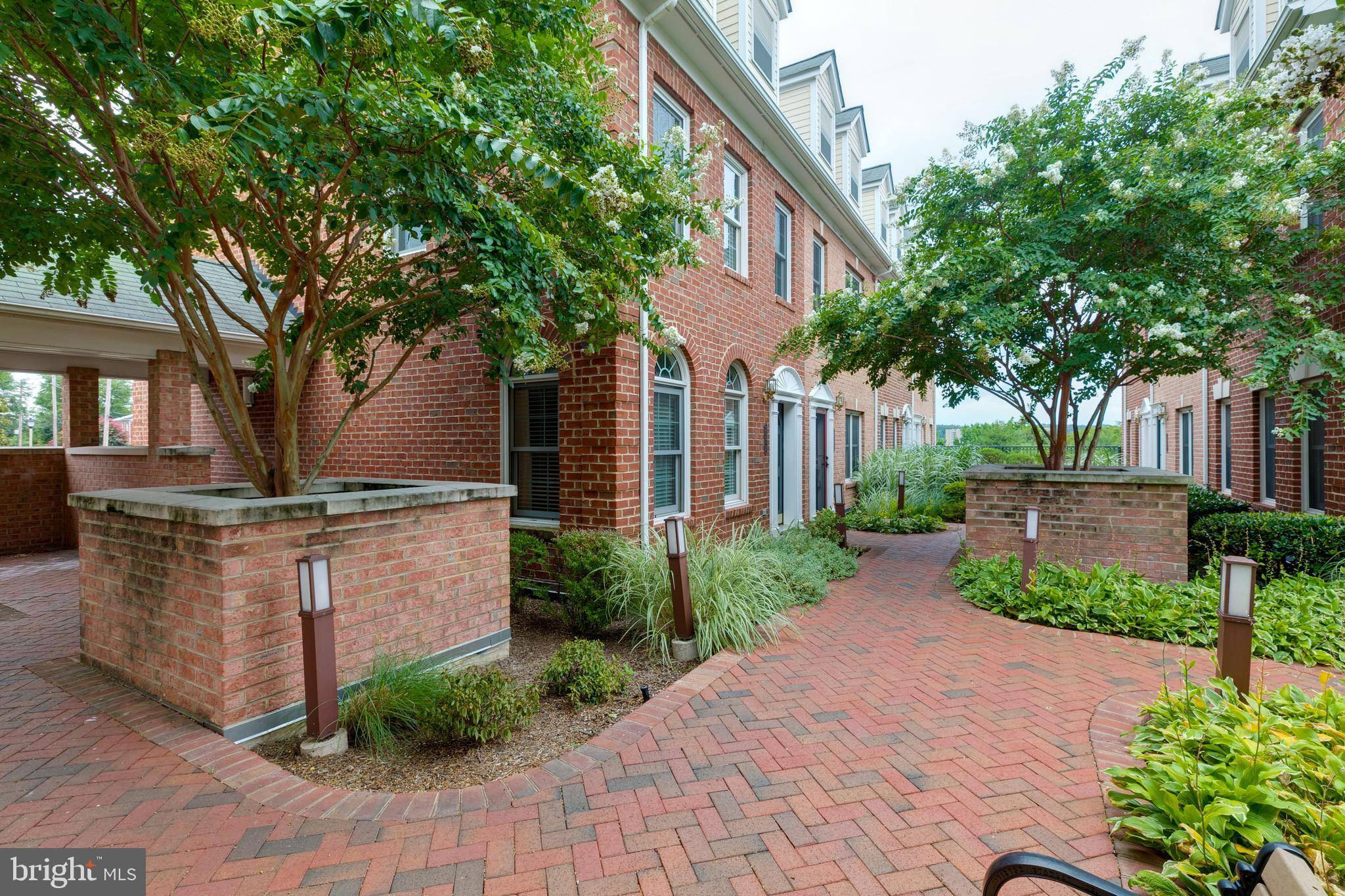 Arlington, VA 22206,2272 S GARFIELD ST
