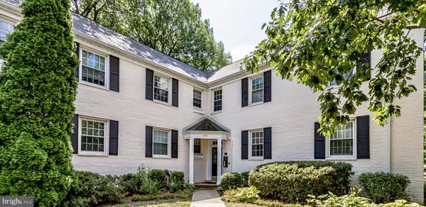 Arlington, VA 22204,1319 S WALTER REED DR #19104