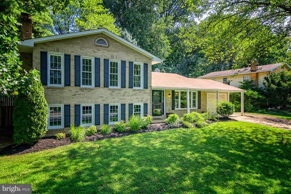 Vienna, VA 22182,8510 QUAINT LN