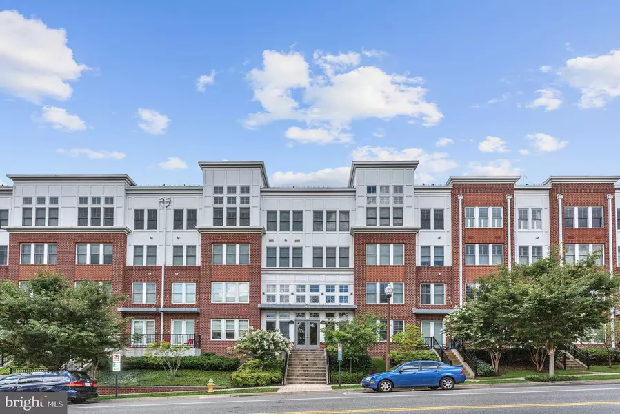 1418 N RHODES ST #B403, Arlington, VA 22209