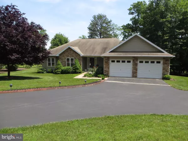 86 ATLATL LN, Hedgesville, WV 25427