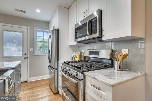 Alexandria, VA 22301,2303-A BURKE AVE