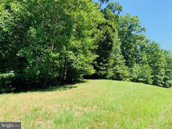 9411 QUIET WOODS LN, Partlow, VA 22534