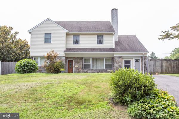 2206 WINDSOR CIR, Broomall, PA 19008