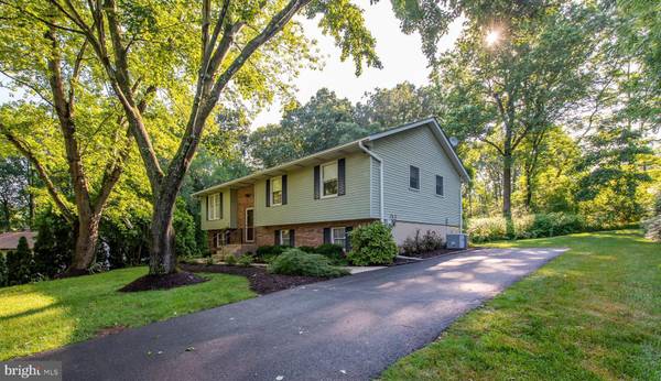 6405 HICKORY LN, Sykesville, MD 21784