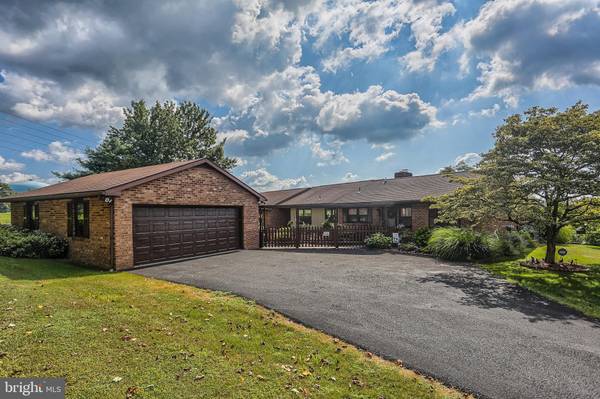 1501 SAINT JOHNS RD, Camp Hill, PA 17011