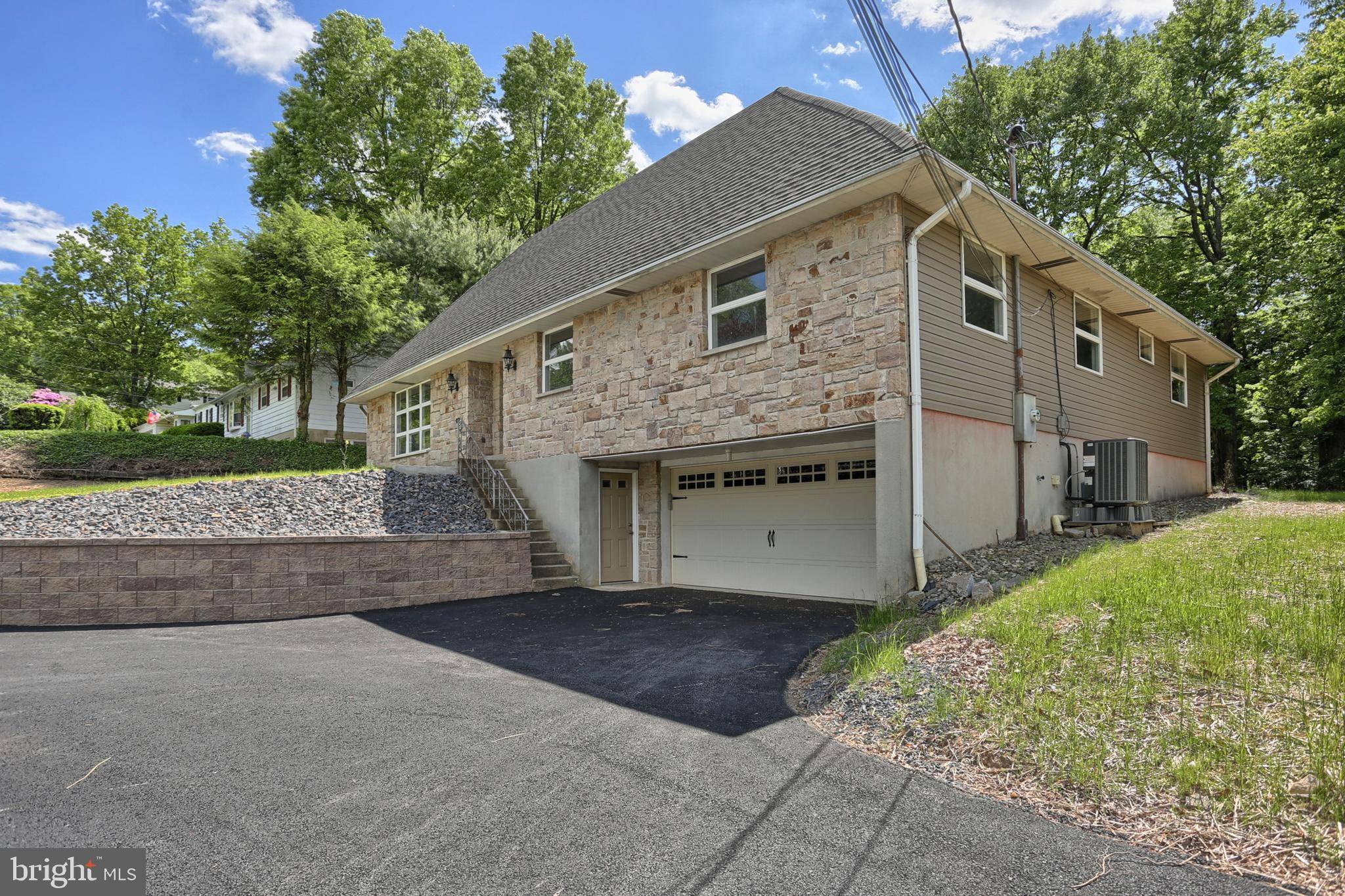Pottsville, PA 17901,3 S 25TH ST