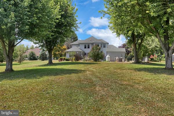 Carlisle, PA 17015,7 CEDAR CT E