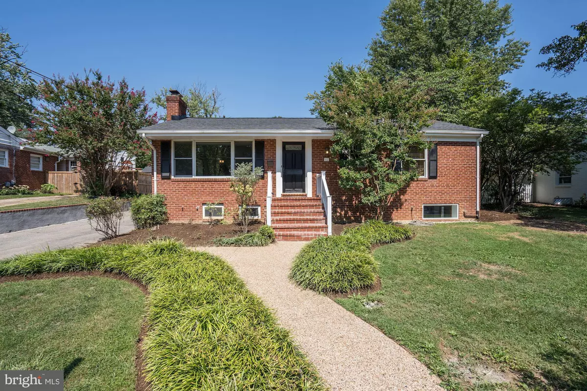 Falls Church, VA 22046,802 RANDOLPH ST