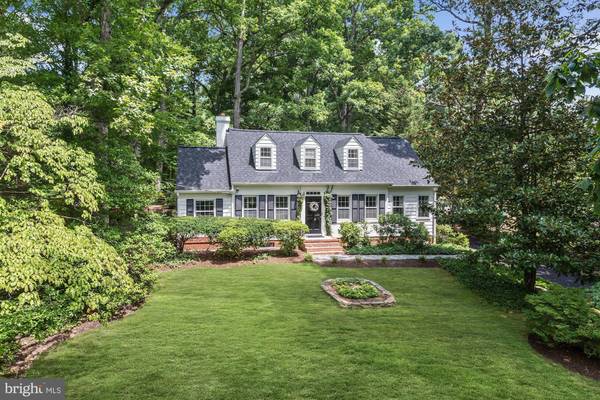 6878 CHURCHILL RD, Mclean, VA 22101