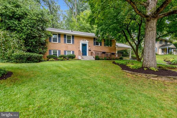 8706 ROSEDALE LN, Annandale, VA 22003