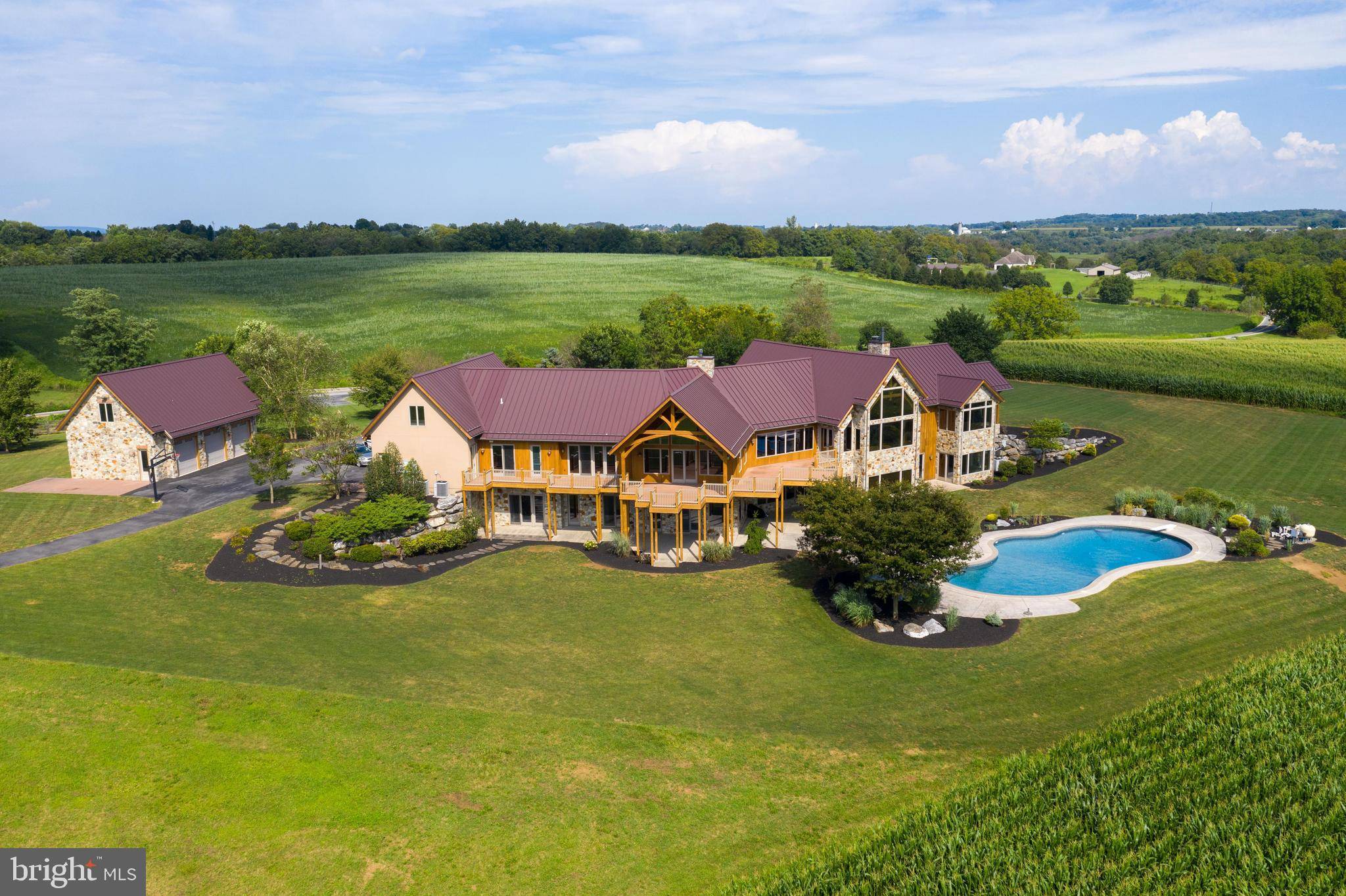 1900 VALLEY VIEW RD, Mount Joy, PA 17552