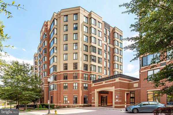 2220 FAIRFAX DR #PH05, Arlington, VA 22201