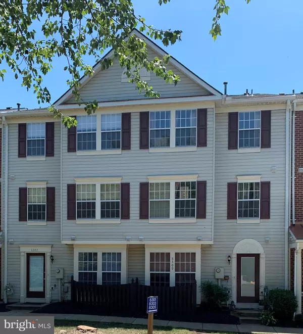 Lorton, VA 22079,8307 GREEN HERON WAY #11