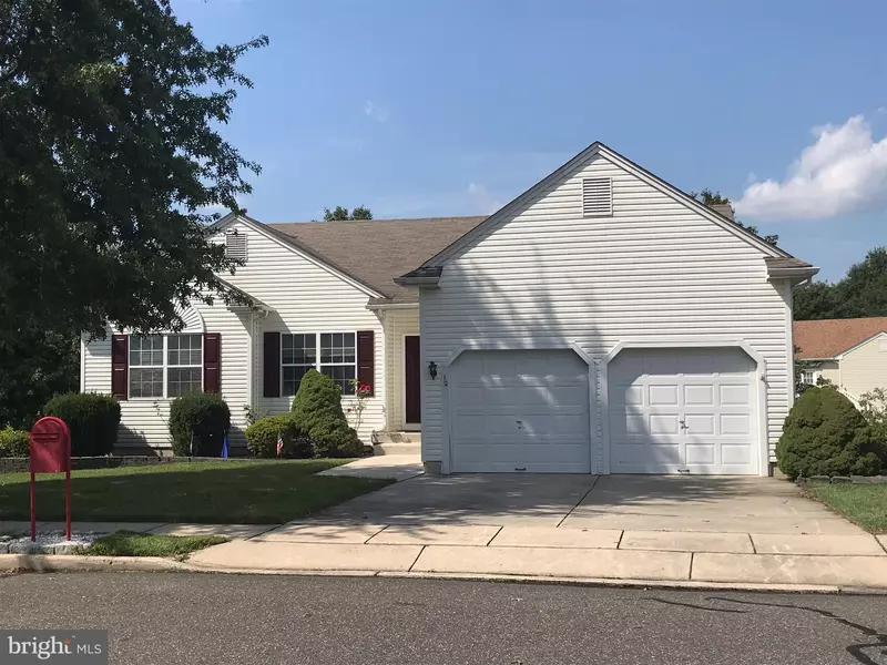 12 ROSLYN DR, Delran, NJ 08075