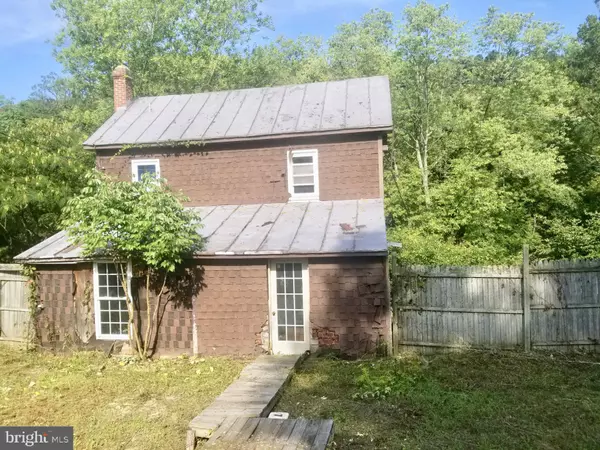 Berkeley Springs, WV 25411,99 JAMES ST